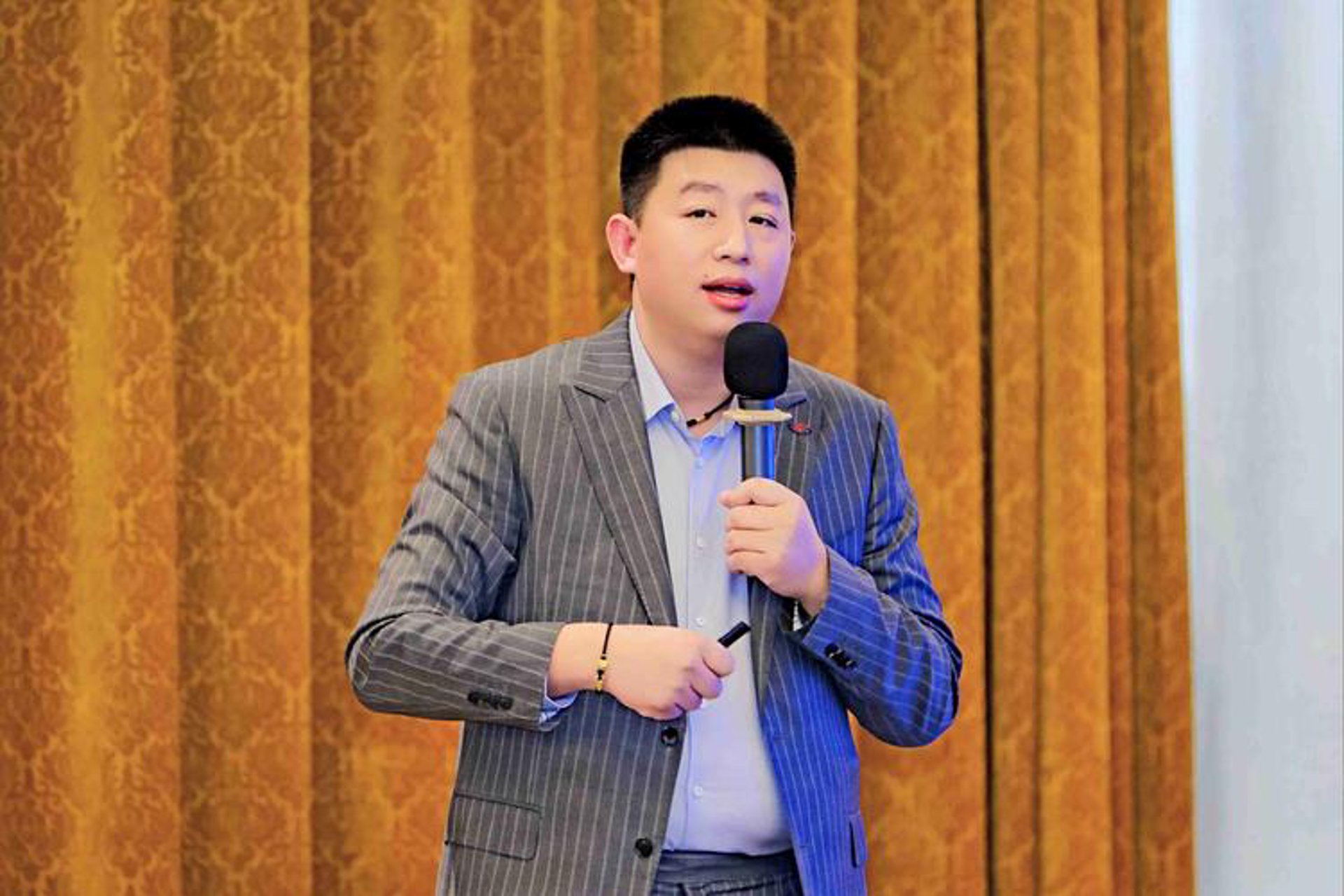 鸿泱科技